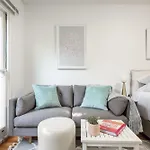 Lovely Studio With Patio 25 Min From Sydney Cbd